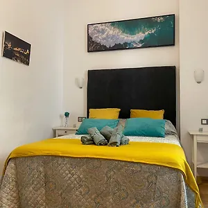 Quiet In The Heart Of Pool & Free Parking Apartamento